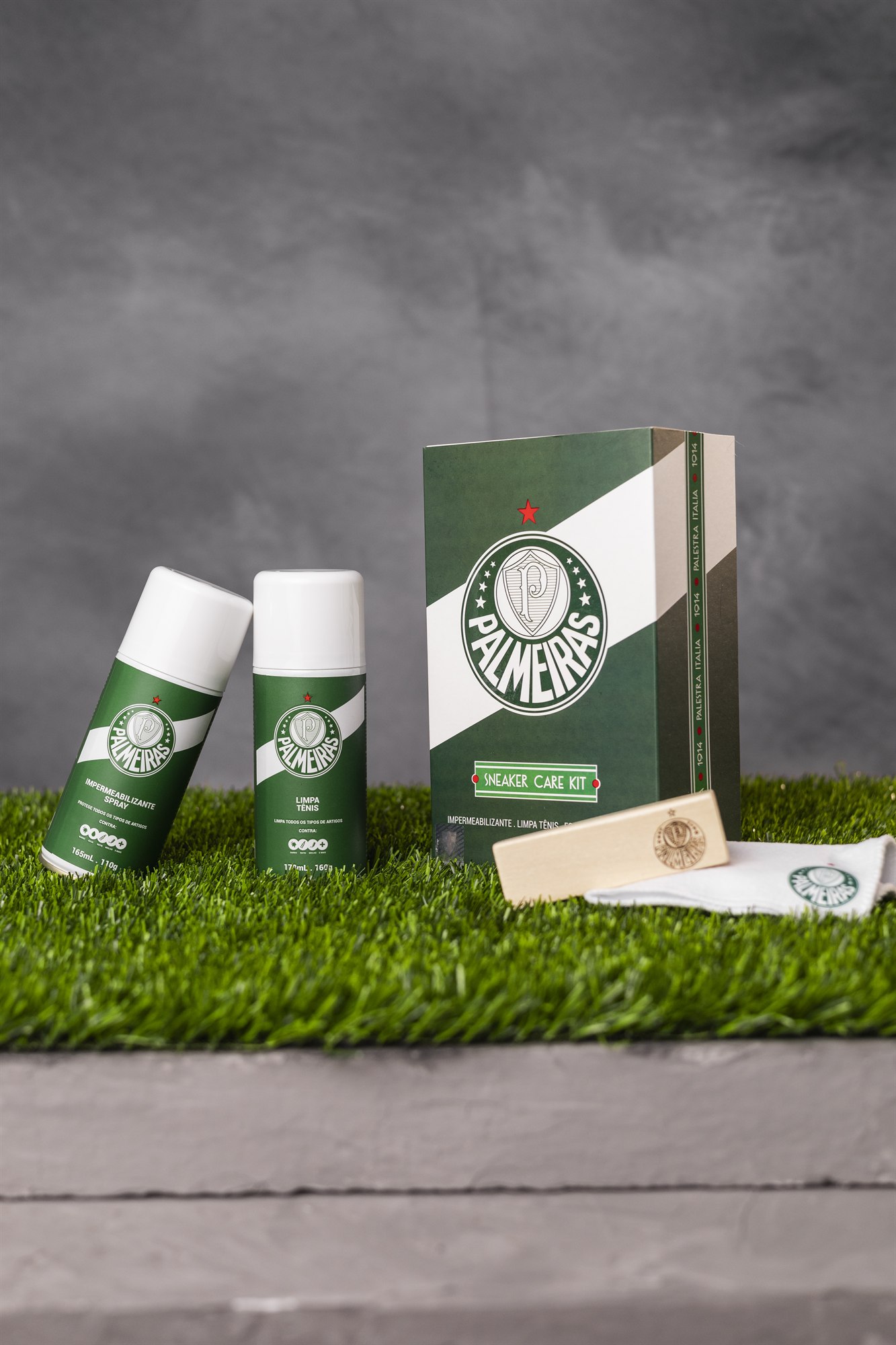 Kit Renovação Palmeiras sobre gramado